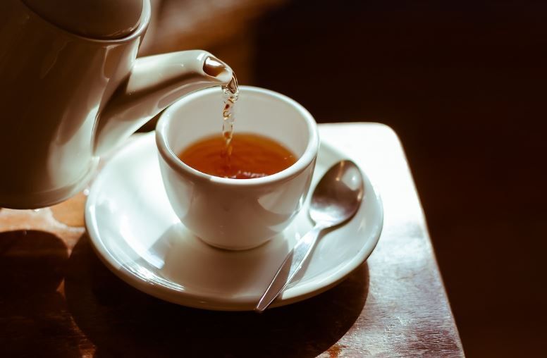 속이 더부룩할 때 마시면 좋은 차 알아보겠습니다