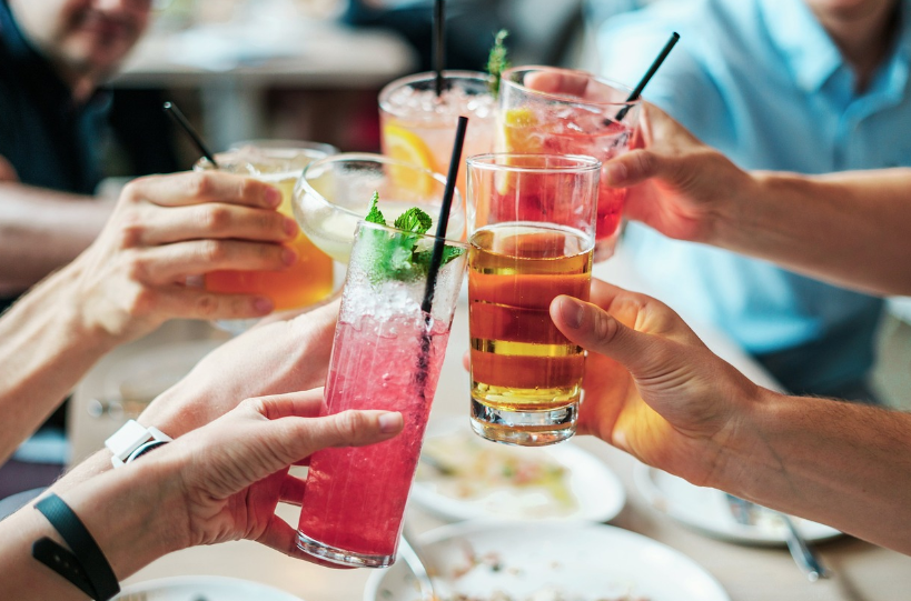 모임 때 담소 나누며 마시면 좋은 음료수 알아보겠습니다